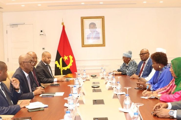 Angola's Planning Minister Victor Hugo Guilherme hosted an ECCAS delegation in Luanda to discuss regional economic integ