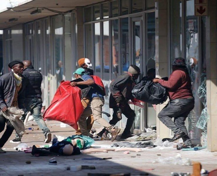South Africa Police Arrest 16 After Xenophobic Violence in Limpopo | Source: 360 Mozambique