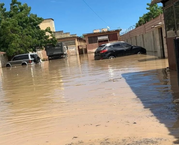 Flood damage to businesses in Benguela, Angola, following the April overflow of the Cavaco River. | Source: O País