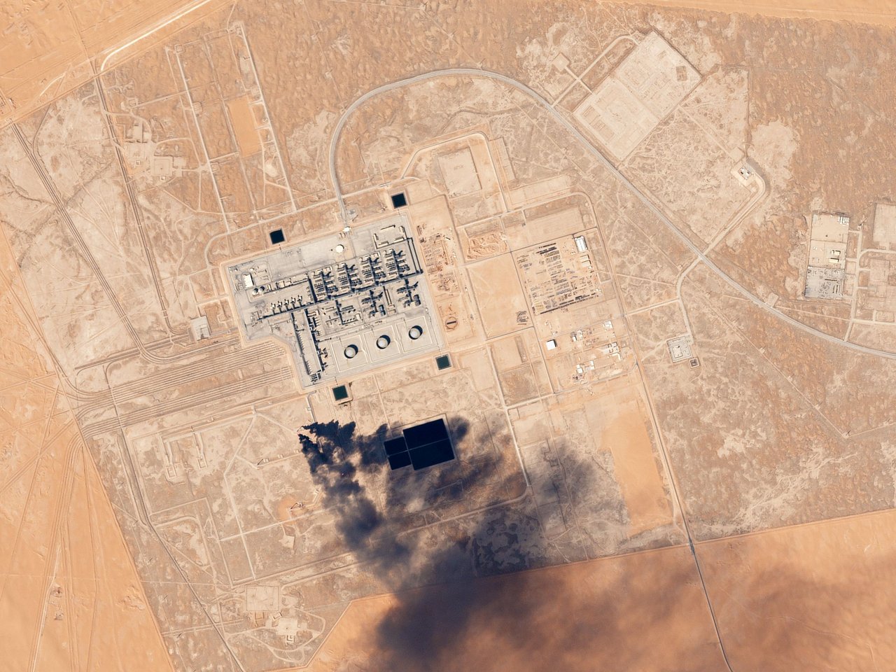 Khurais Oil Processing Facility, Saudi Arabia by Planet Labs | Photo: Planet Labs, Inc. (BY-SA)